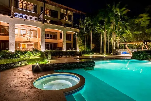 Los Altos Condo — 25 de 37